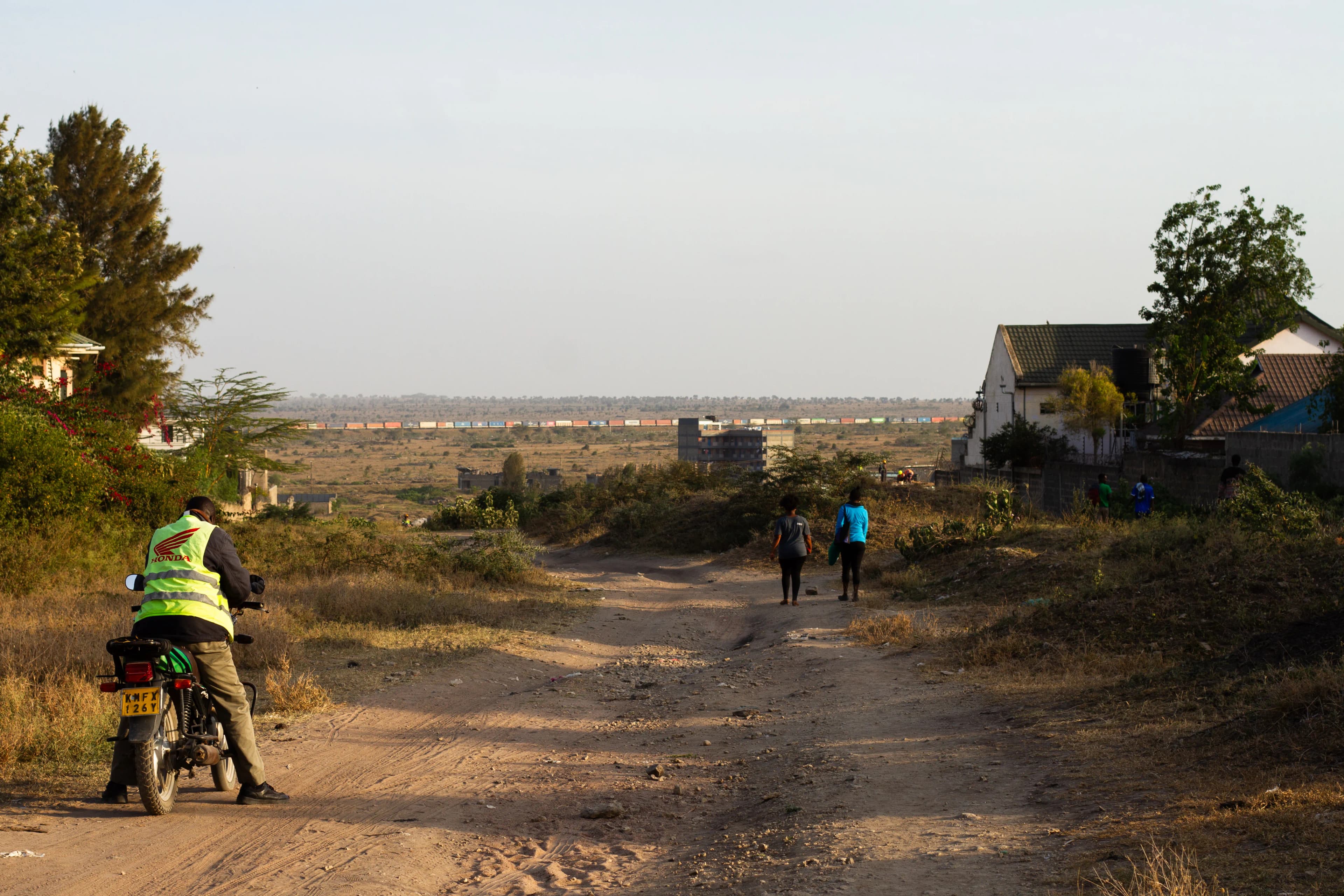 Land transactions and socio-economic profiles of investors in urban peripheries